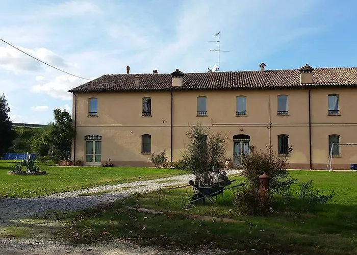 La Palazza Alojamento de Acomodação e Pequeno-almoço Russi