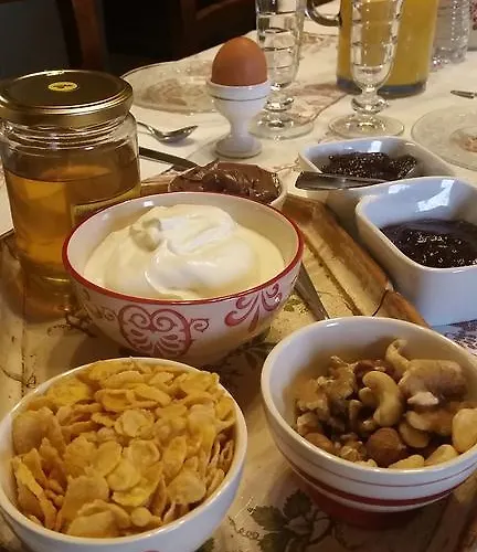 Alojamento de Acomodação e Pequeno-almoço La Palazza 3*