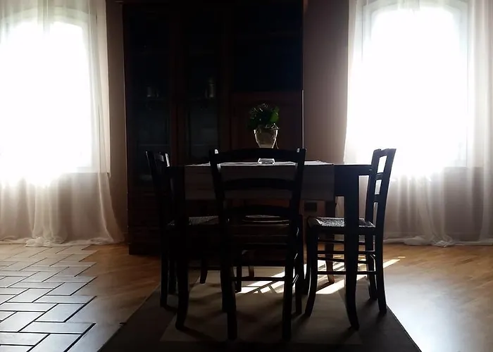 La Palazza Alojamento de Acomodação e Pequeno-almoço Russi